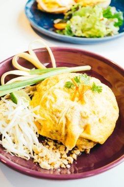 Yumurta şal pad Tay şehriye