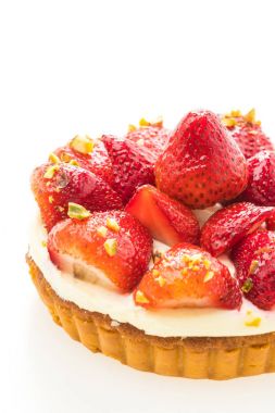 Şekerli tatlı tart üstüne çilek ile