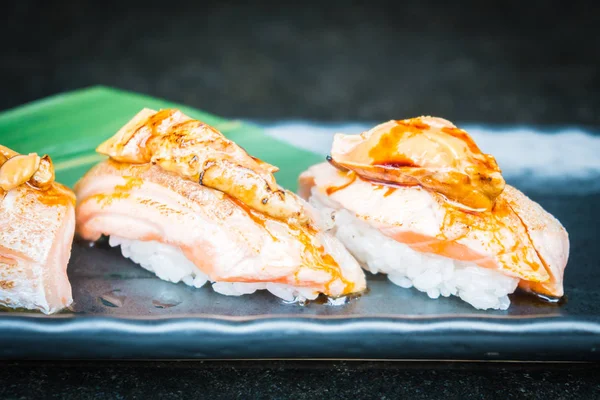 Lax sushi med gåslever — Stockfoto
