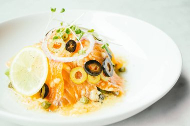 Ham ve taze Somon carpaccio et