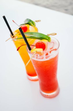 İçki kokteyl cam buz