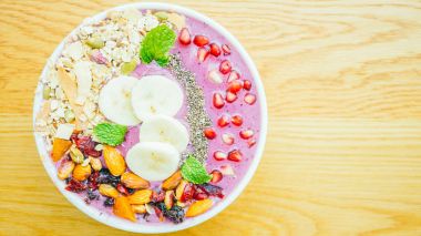 Berry smoothies muz ile