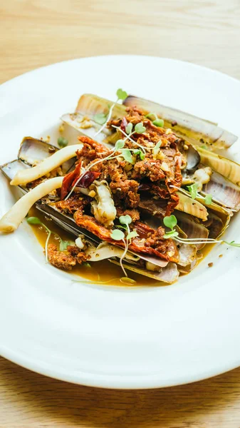 Kızarmış baharatlı jilet istiridye