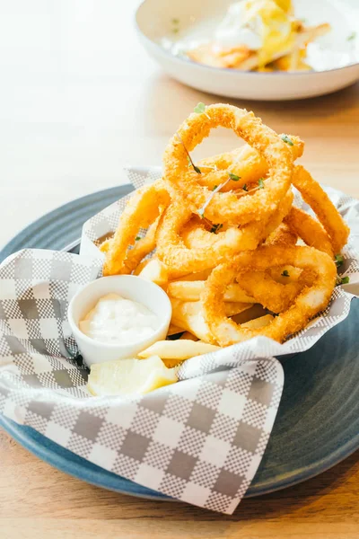 Kızarmış kalamar yüzük