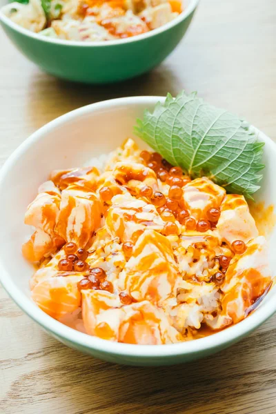 Sashimi pilav kasesi