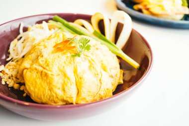 Yumurta şal pad Tay şehriye