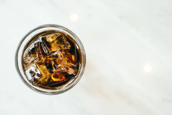 Bicchiere di cola ghiacciata — Foto Stock