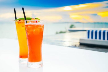 İçki kokteyl cam buz