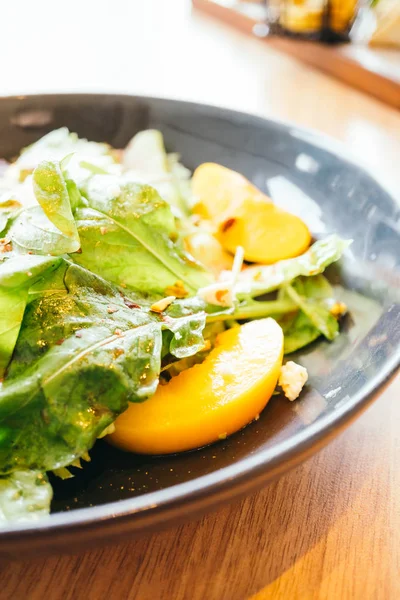 Beterraba com salada de legumes — Fotografia de Stock