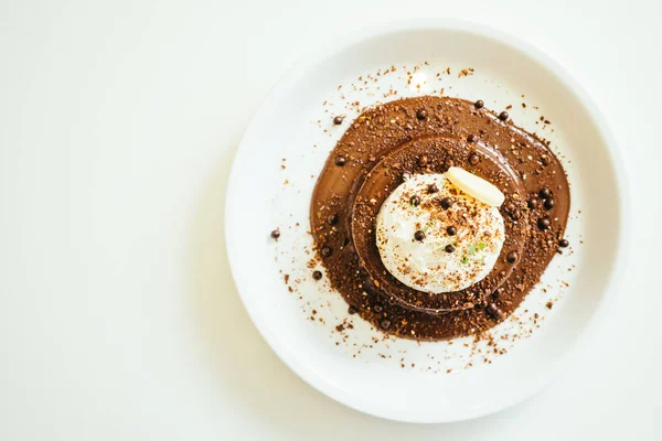 Çikolatalı kek ve puding