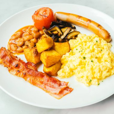 İngiliz kahvaltı tabağı