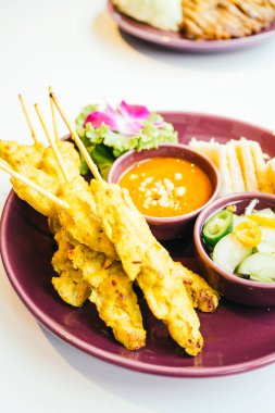 Tavuk eti satay