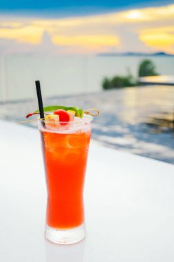 İçki kokteyl cam buz