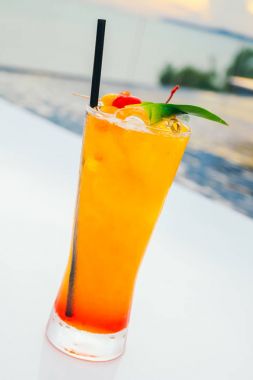 İçki kokteyl cam buz