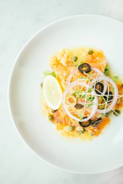 Ham ve taze Somon carpaccio et