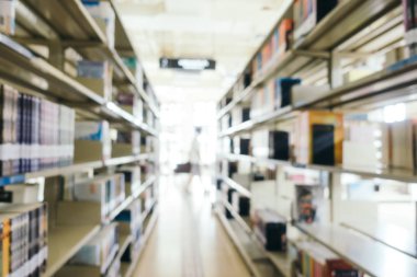 Soyut bulanıklık ve Kütüphane içinde ufuk bookshelf