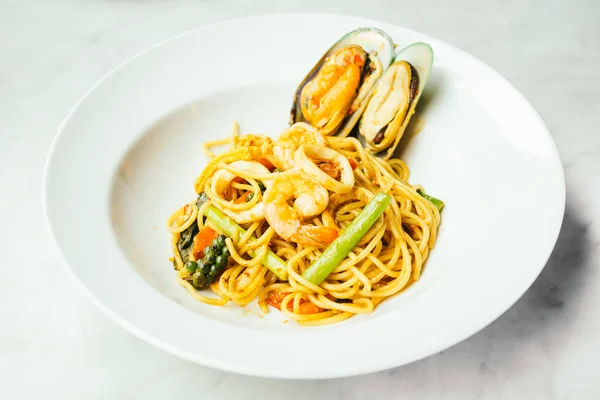 Spaghetti and pasta spicy seafood — Stock Photo, Image