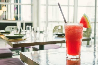 buzlu karpuz suyu smoothies