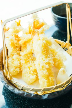 Kızarmış karides ve karides tempura