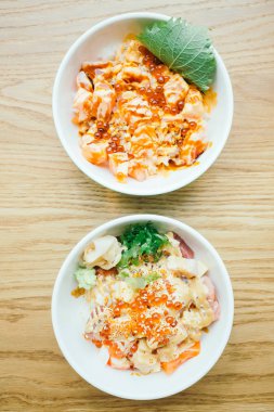 Sashimi pilav kasesi