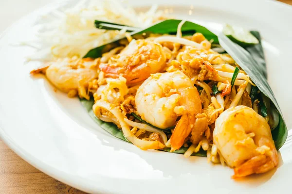 Pad thai noodles — Stock Photo, Image