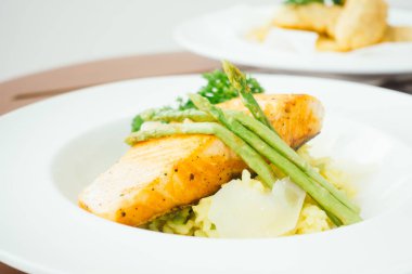 Somon fileto et biftek