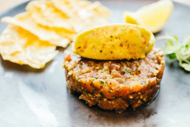 Ham ve taze orkinos et tartar