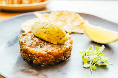 Ham ve taze orkinos et tartar