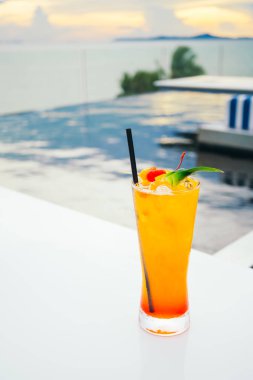 İçki kokteyl cam buz