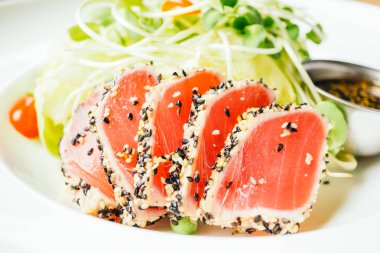 Ham taze ton balıklı salata