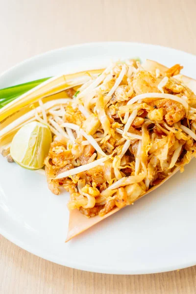 Pad thai noodles — Stock Photo, Image