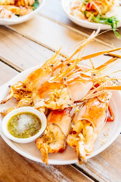 Baharatlı deniz ürünleri soslu ızgara karides