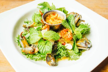 Baharatlı ham yengeç et deniz ürünleri