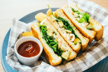 Izgara Tavuk Salatası 