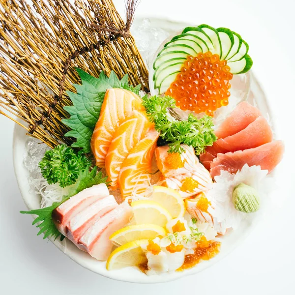 Ham ve taze karışık sashimi somon ile 