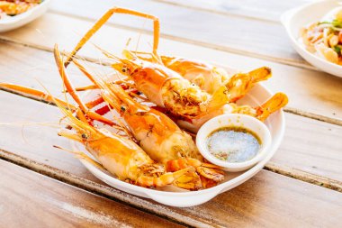 Baharatlı deniz ürünleri soslu ızgara karides