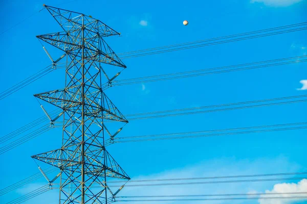 Elektriciteit, en High voltage — Stockfoto