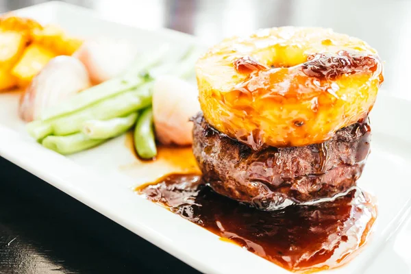 Sığır eti biftek soslu ızgara 