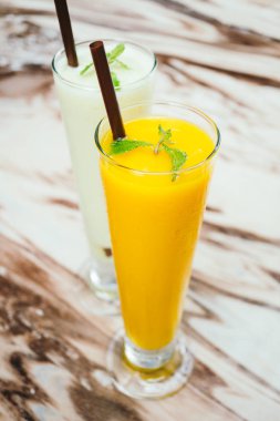 Smoothies sağlıklı kase 