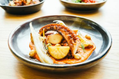 Izgara kavrulmuş ahtapot