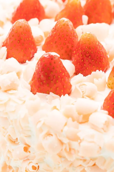 Vanilla cake dessert with strawberry on top — Stock Photo, Image