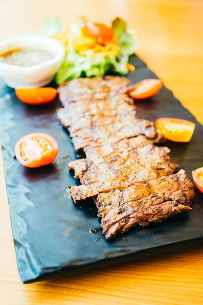 Sığır eti biftek soslu ızgara 