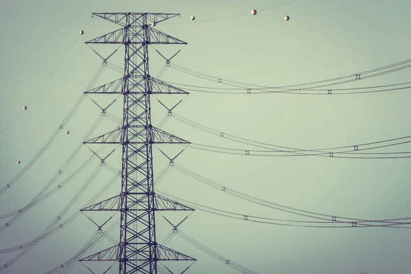 Strom und Hochspannung — Stockfoto