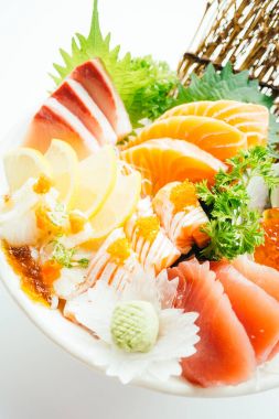 Ham ve taze orkinos et sashimi 