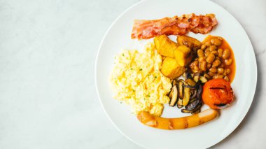 İngiliz kahvaltı tabağı