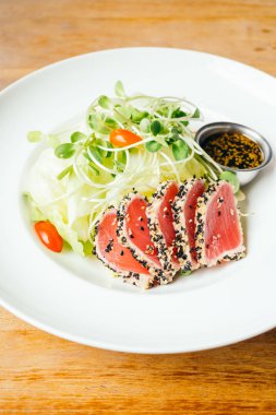 Ham taze ton balıklı salata