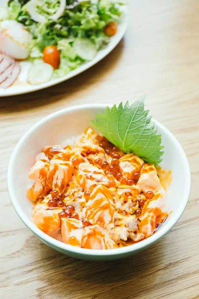 Sashimi de carne de atún cruda y fresca — Foto de Stock