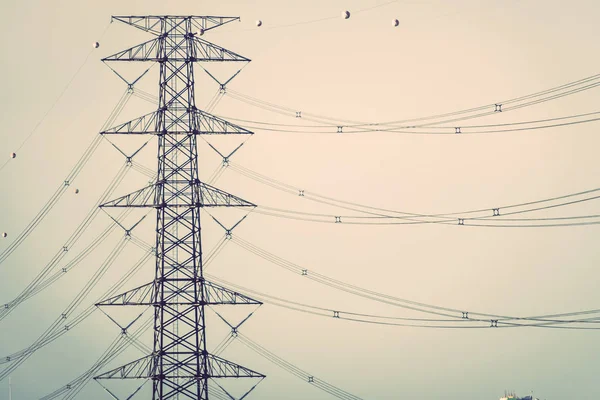 Elektriciteit, en High voltage — Stockfoto