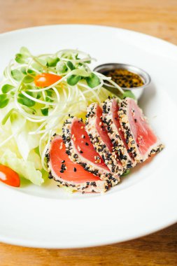 Ham taze ton balıklı salata
