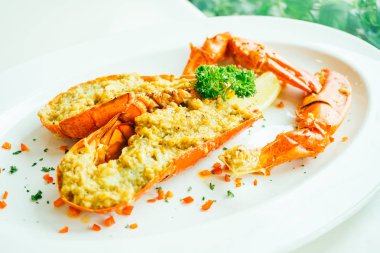 Izgara ıstakoz tereyağı ve sarımsak ile